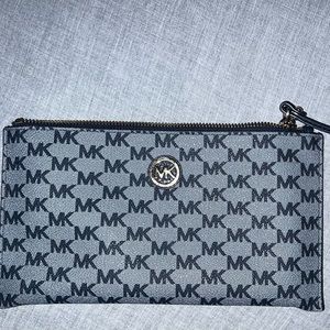 MK (like new) Discounted Shipping*